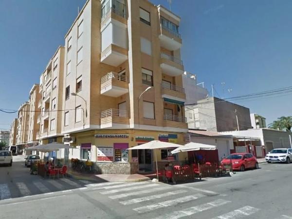 Piso en venta en  Calle Miguel Hernandez, Guardamar del Segura photo 1
