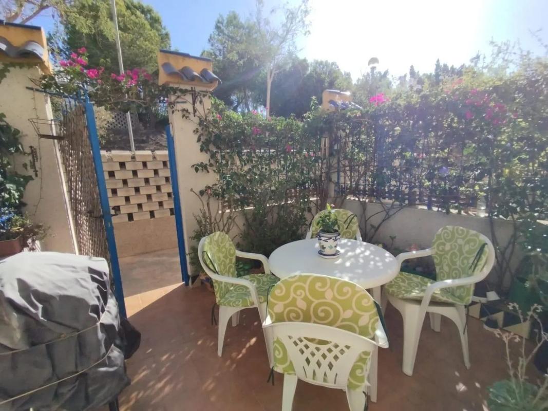 Sale of independent chalet in Calle Galcerá de Rosanes, Guardamar del Segura
 photo 2