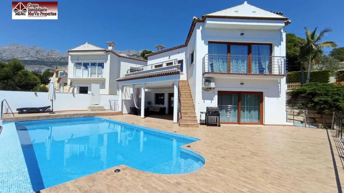 Sprzedaż niezależnego domku jednorodzinnego w Altea la Vella, Altea photo 1