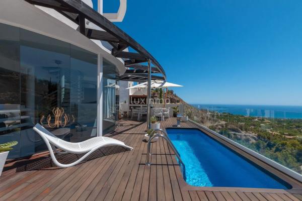 Chalet independiente en venta en Calle l'Esquirol, Altea thumbnail 1