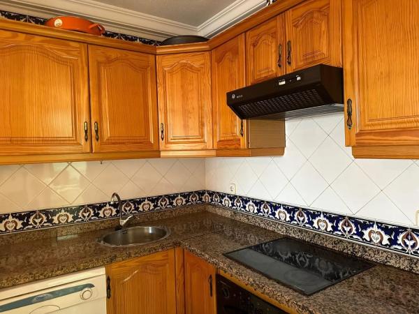 Detached villa for sale in  Calle Alemania, Guardamar del Segura photo 4