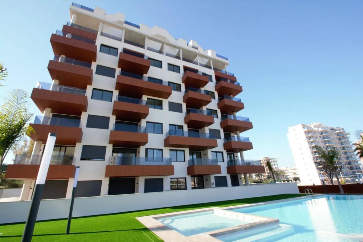 Venta de piso en Avenida del Puerto, 16, Guardamar del Segura
photo 1