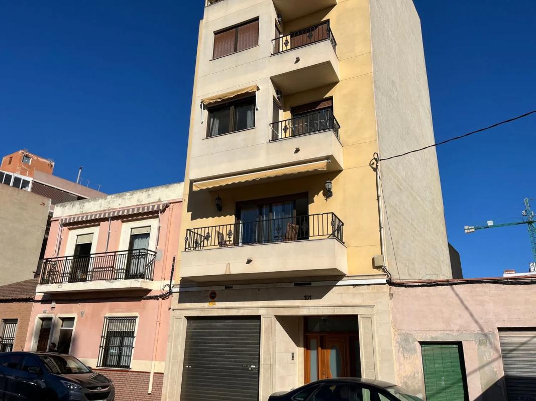 Sprzedaż mieszkania w Calle Sant Pere, Guardamar del Segura
photo 1