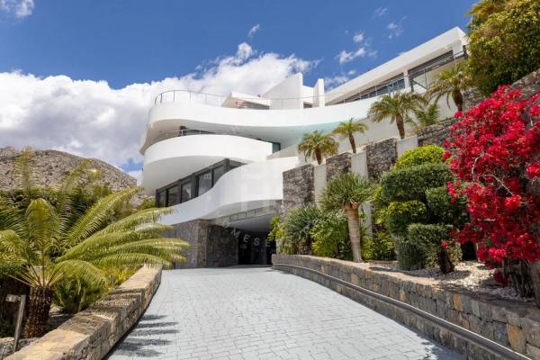 Detached villa for sale in  Avenida Europa, 120, Altea photo 2