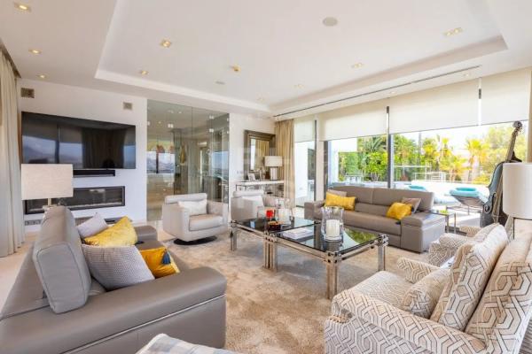 Detached villa for sale in  Avenida Europa, 120, Altea photo 4