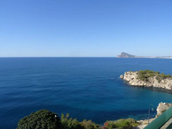 Penthouse for sale in Zona de Mascarat, Altea thumbnail 1