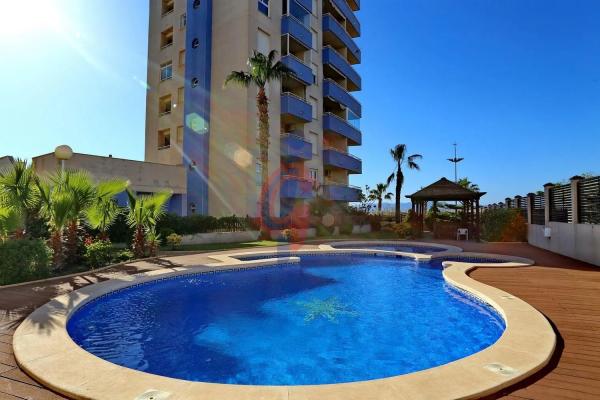 Ático en venta en Avenida del Puerto, 22, Guardamar del Segura thumbnail 1