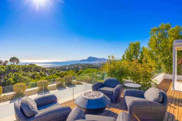 Detached villa for sale in  Calle Canna, Altea photo 2