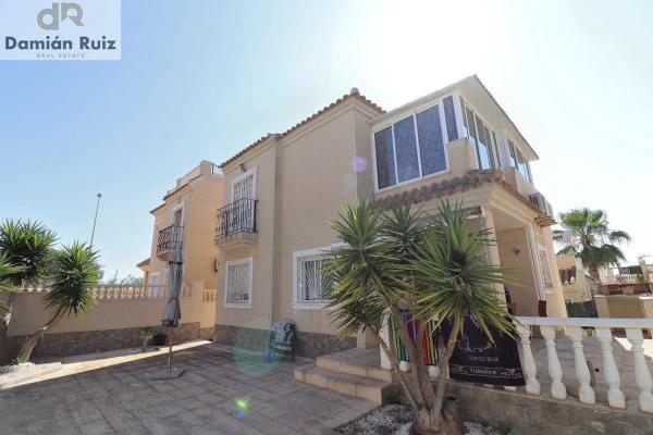 Chalet independiente en venta en Urbanizaciones, Guardamar del Segura thumbnail 1