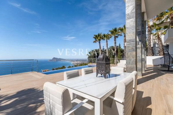 Detached villa for sale in  Calle Irlanda del Norte, Altea photo 1