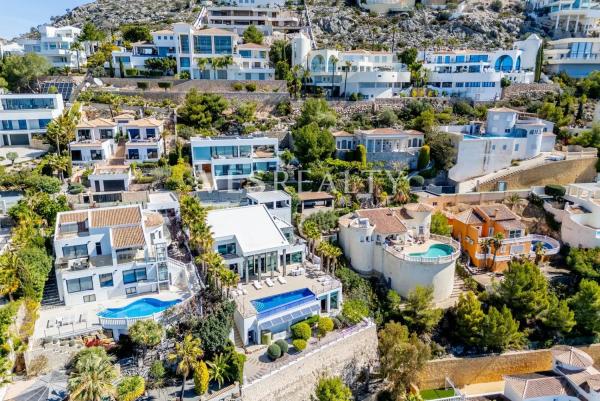 Detached villa for sale in  Calle Irlanda del Norte, Altea photo 3