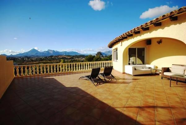 Detached villa for sale in  Calle Estació, Altea photo 1