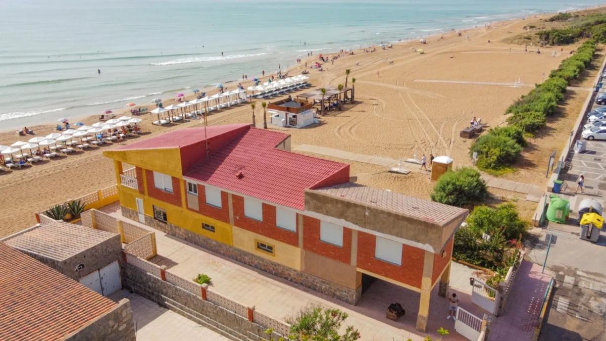 Sprzedaż niezależnego domku jednorodzinnego w Guardamar Playa, Guardamar del Segura photo 1