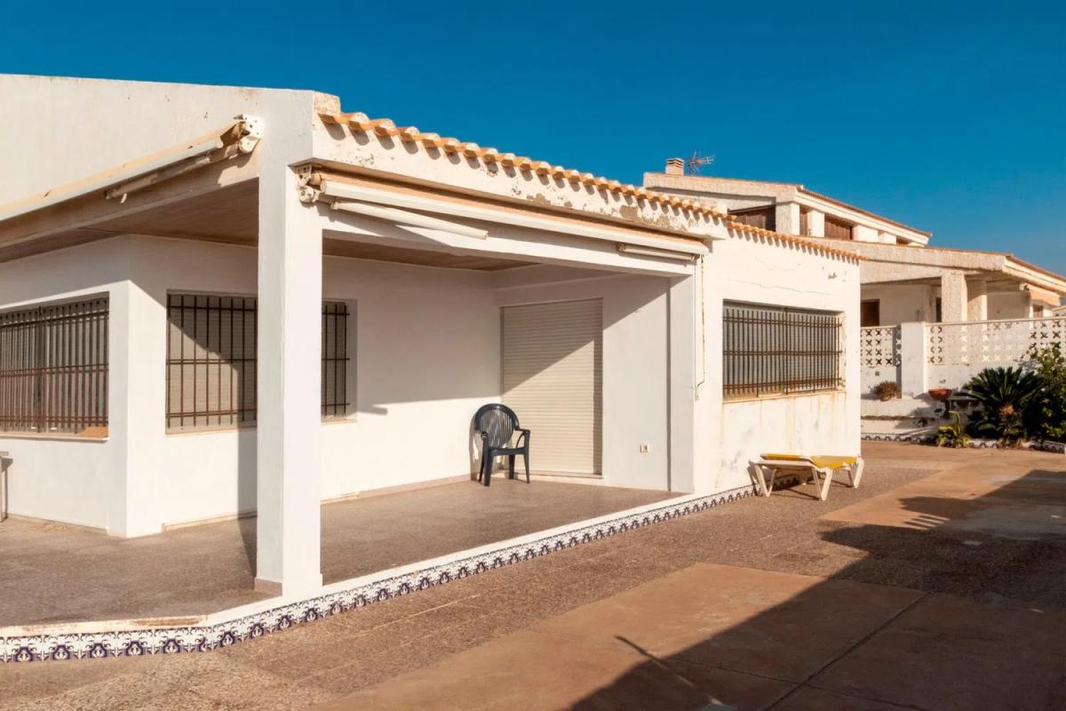 Sale of independent chalet in Guardamar Playa, Guardamar del Segura
 photo 2