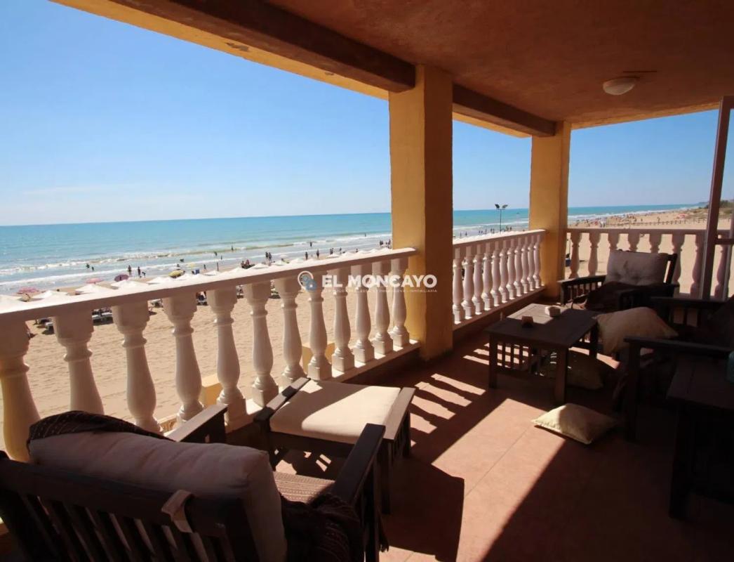 Sale of independent chalet in Avenida de la Libertad, 89, Guardamar del Segura
photo 1