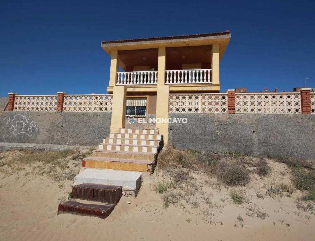 Sale of independent chalet in Avenida de la Libertad, 89, Guardamar del Segura
photo 5