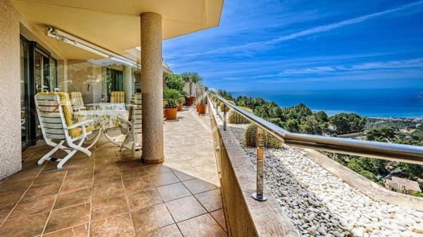 Apartment for sale in  Avenida Altea Hills, Altea photo 1