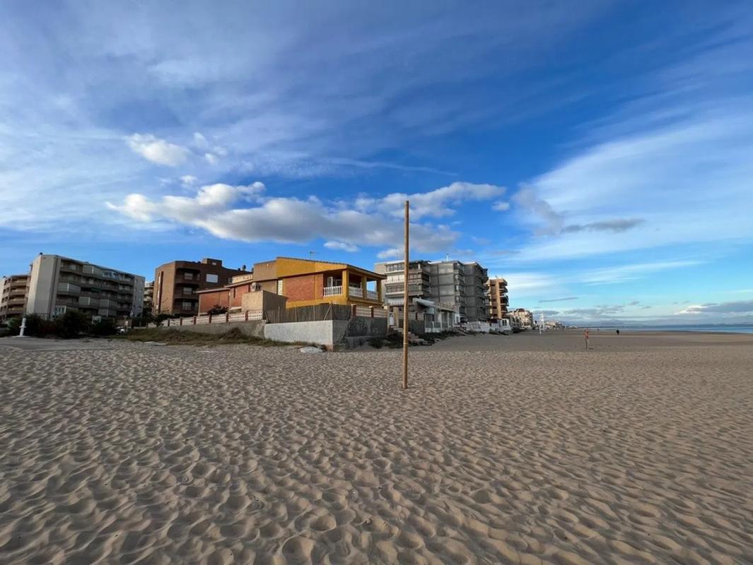 Sale of independent chalet in Avenida de la libertad 89, Guardamar del Segura
photo 2
