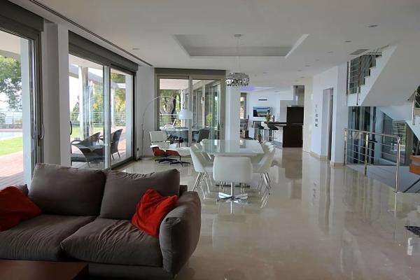 Detached villa for sale in  Calle Tord, 1, Altea photo 4