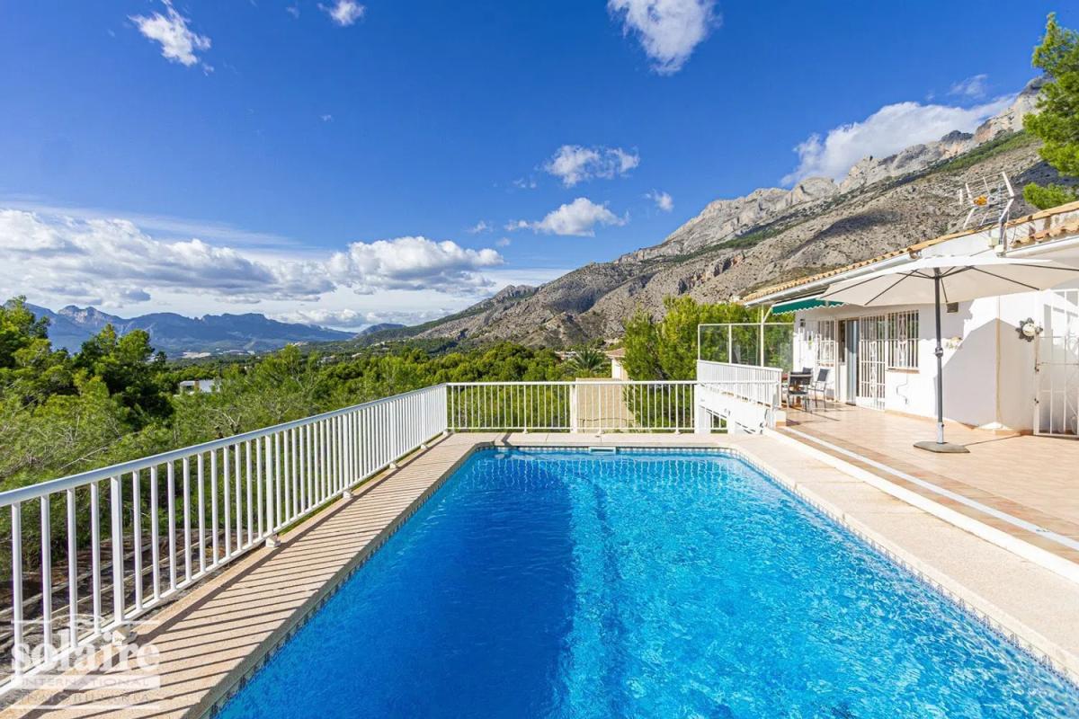 Sprzedaż niezależnego domku jednorodzinnego w Altea la Vella, Altea photo 1