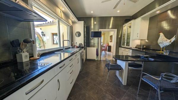 Detached villa for sale in  Acceso a Bernia s/n, Altea photo 4
