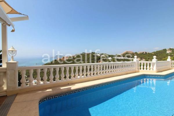 Chalet independiente en venta en Calle Friburgo, Altea thumbnail 1