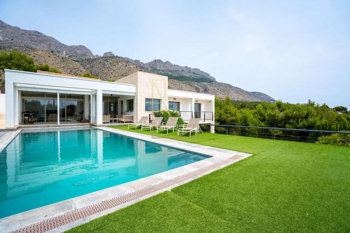Sale of independent chalet in Altea la Vella, Altea
photo 2