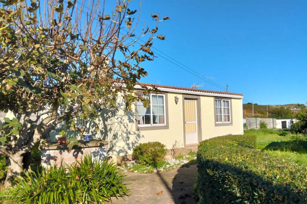 Продажа отдельного шале в Travesía Do Portiño, Артеихо photo 1