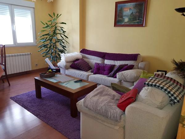 Piso en venta en  Calle de Puente la Reina, 20, Santiago de Compostela photo 1