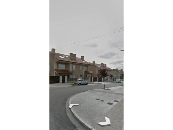 Detached villa for sale in  Calle de Elena Quiroga de Abarca, Santiago de Compostela photo