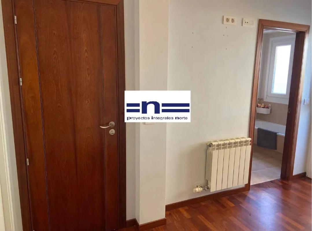 Sale of apartment in Calle Huerto, A Coruña
photo 4