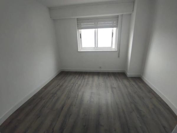 Mieszkanie na sprzedaż w  Calle Antonio Pereira, A Coruña photo 4