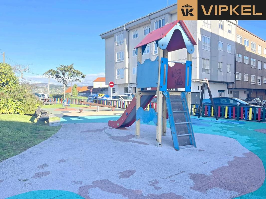 Venta de piso en Calle Río Vespasante, Narón
photo 2