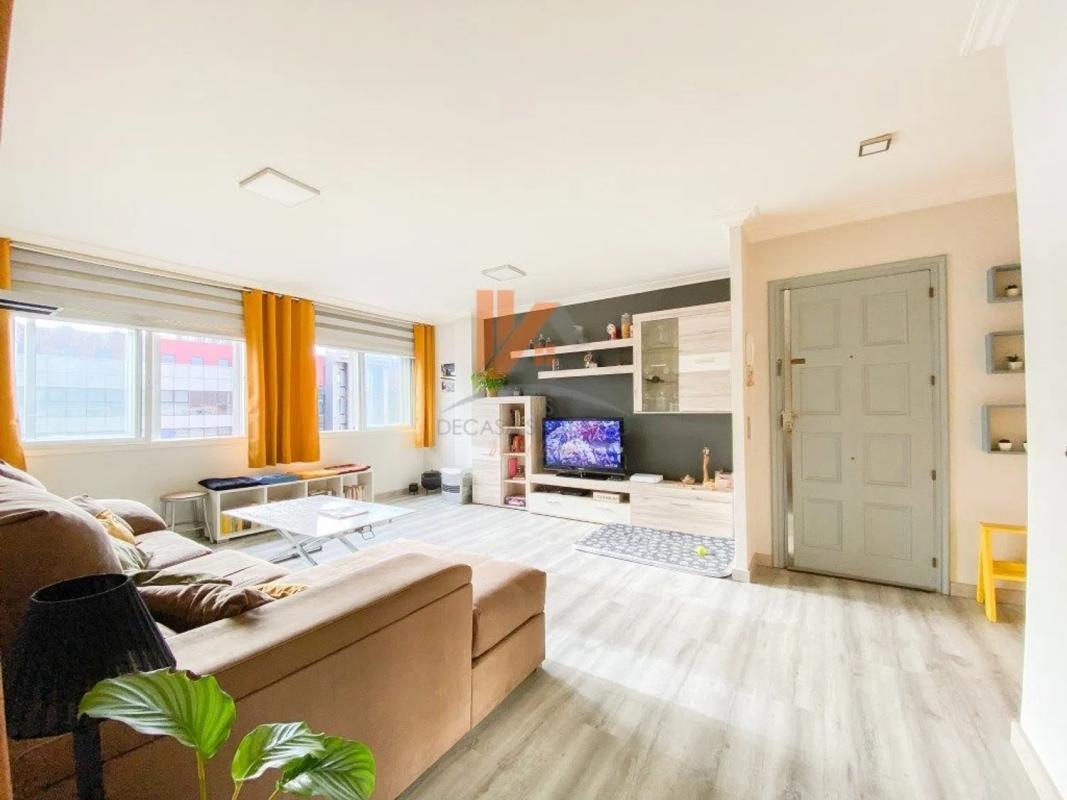 Sale of apartment in Calle do Restollal, 37, Santiago de Compostela
photo 1