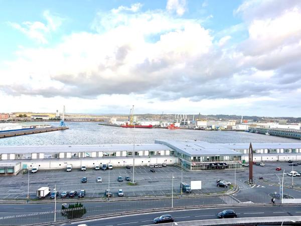 Apartment for sale in  Avenida Linares Rivas, A Coruña photo 1