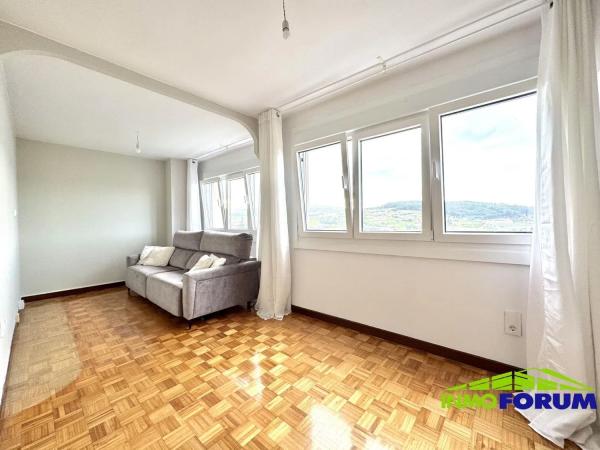 Piso en venta en  Calle Sinforiano López, Arteixo photo 1