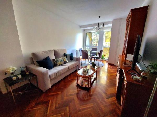 Piso en venta en Riazor - Los Rosales, A Coruña thumbnail 1
