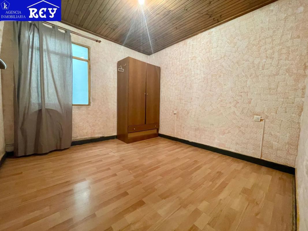 Sale of apartment in Calle do Home Santo, Santiago de Compostela
 photo 4