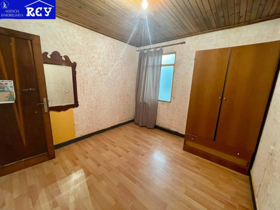 Sale of apartment in Calle do Home Santo, Santiago de Compostela
 photo 5