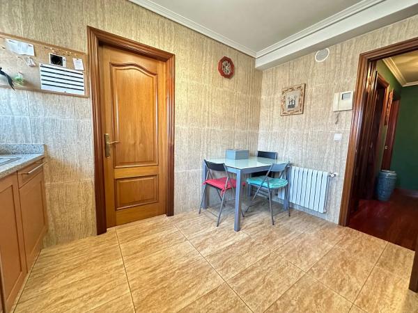 Duplex en venta en Calle do Castiñeiriño, 1, Santiago de Compostela photo 4