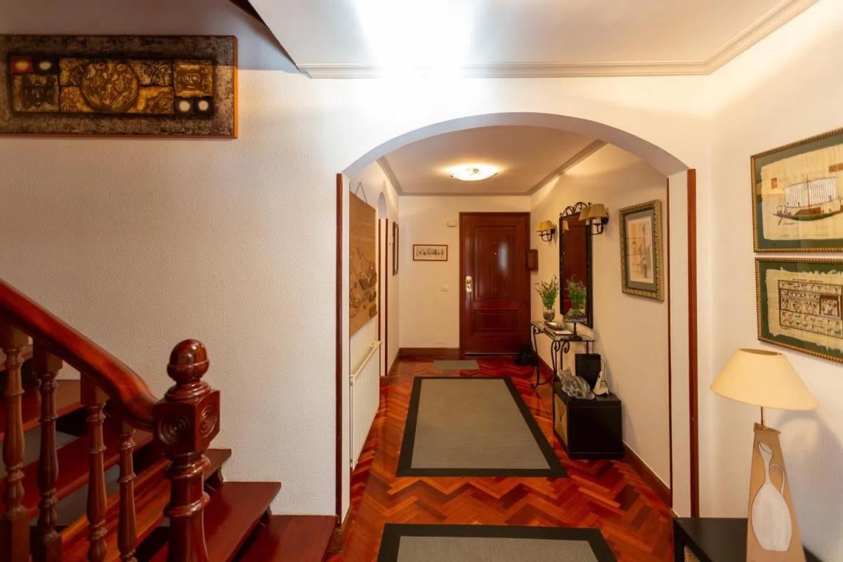 Sprzedaż niezależnego domku jednorodzinnego w Calle Río Sil, Oleiros photo 1