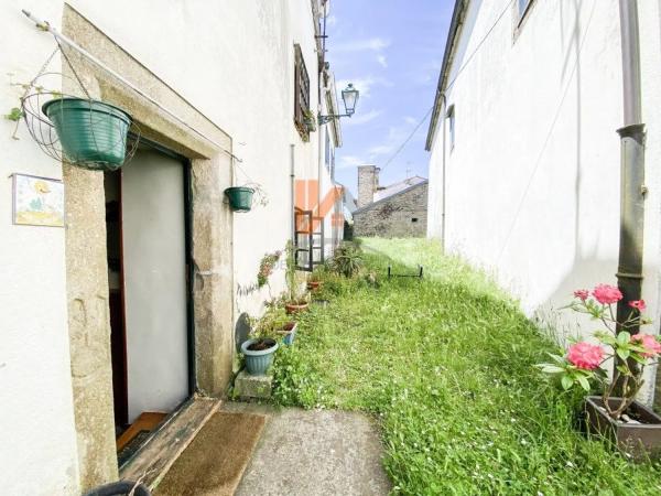 Detached villa for sale in  Campus norte - S.Caetano, Santiago de Compostela photo 1