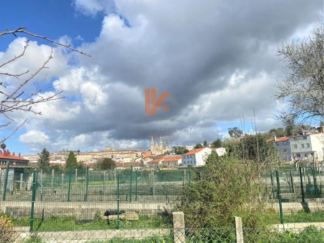 Sale of independent chalet in Calle San Lourenzo, 60, Santiago de Compostela
photo 1