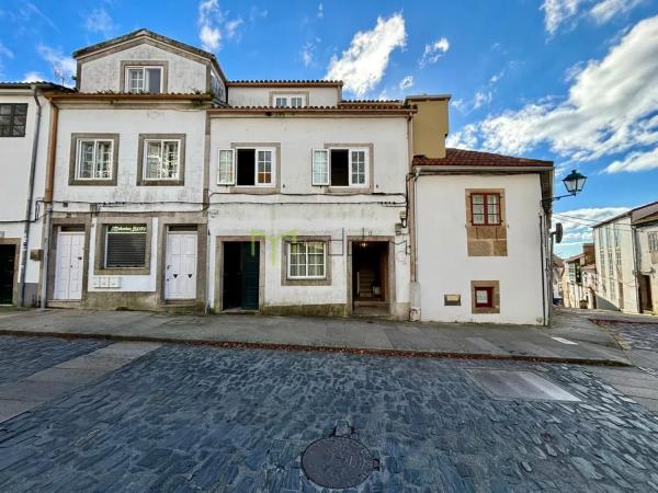 Chalet independiente en venta en  Calle do Campo da Angustia, Santiago de Compostela photo 1