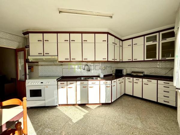 Chalet independiente en venta en  Calle do Campo da Angustia, Santiago de Compostela photo 3