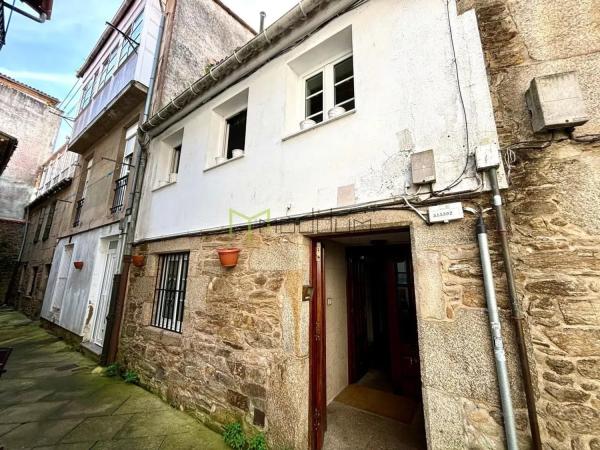 Chalet independiente en venta en  Ruela de Sae Se Podes, Santiago de Compostela photo 1