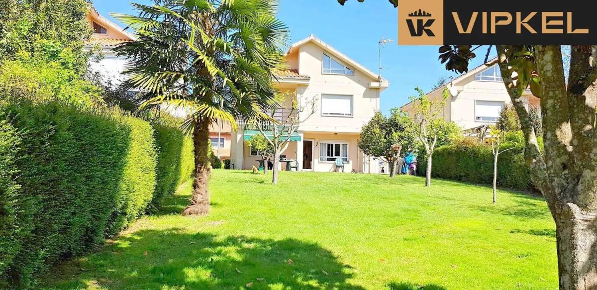 Sale of independent chalet in Roxos, Santiago de Compostela
photo 1