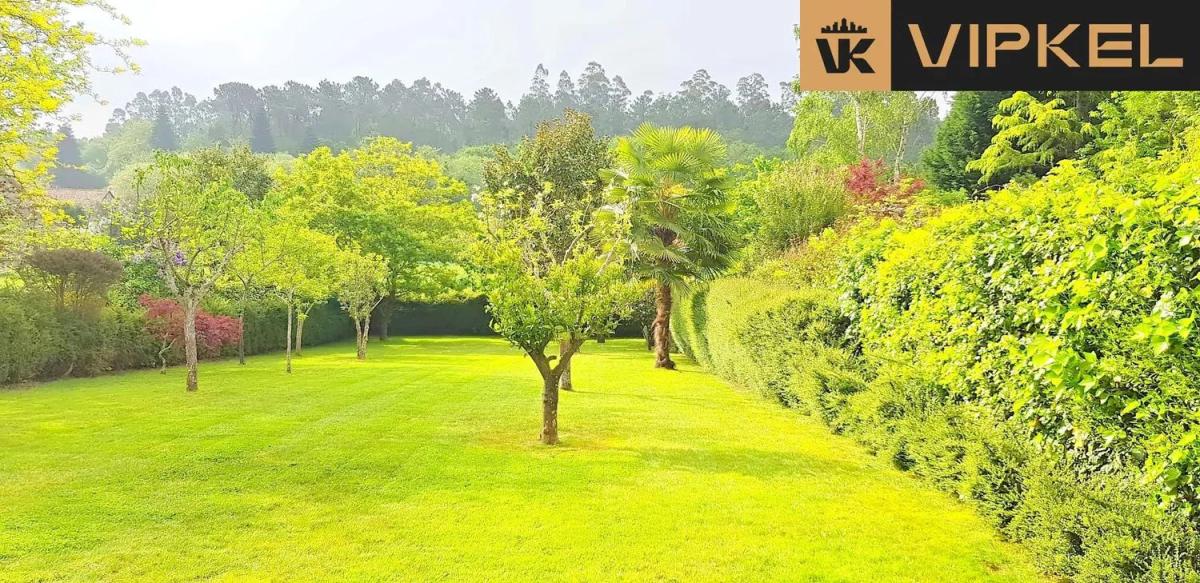 Sale of independent chalet in Roxos, Santiago de Compostela
photo 3