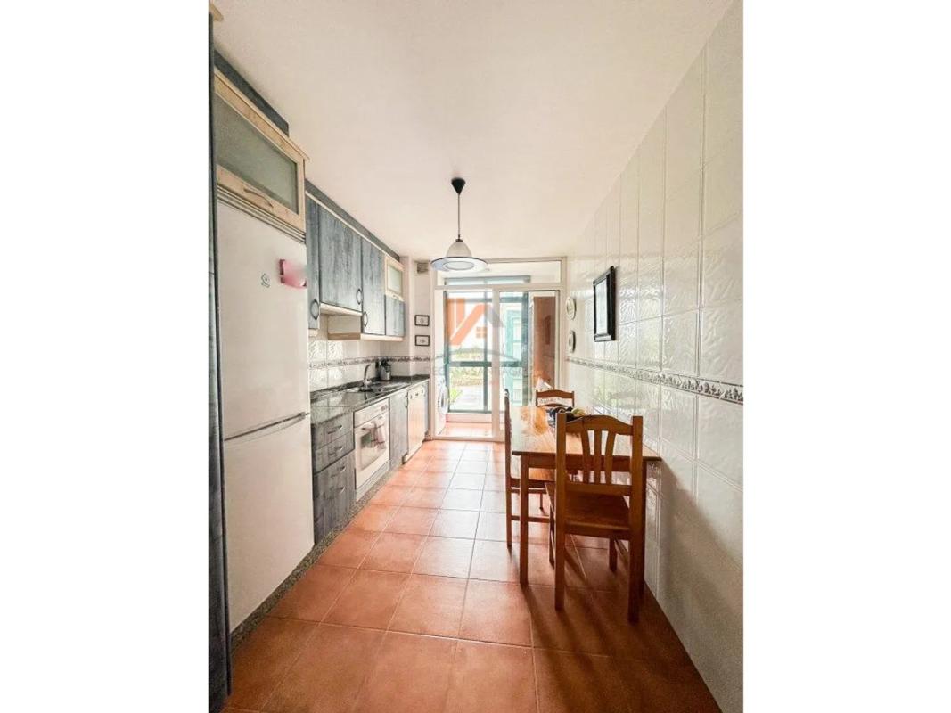 Venta de piso en Calle Xaquín Lorenzo, 2, Ames
photo 1