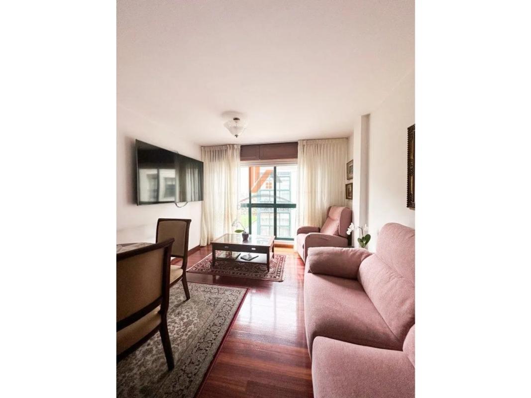 Venta de piso en Calle Xaquín Lorenzo, 2, Ames
photo 2